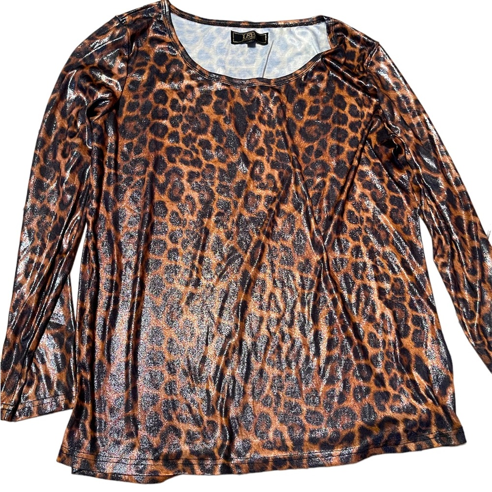 Cheetah top size large